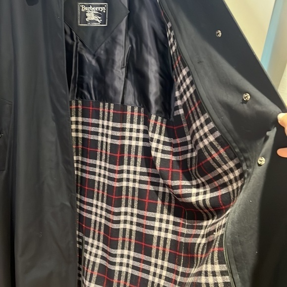Burberrys Sz 10 Vintage Burberry Dark Navy Trench Coat with Wool Zipout Lining - Picture 14 of 16
